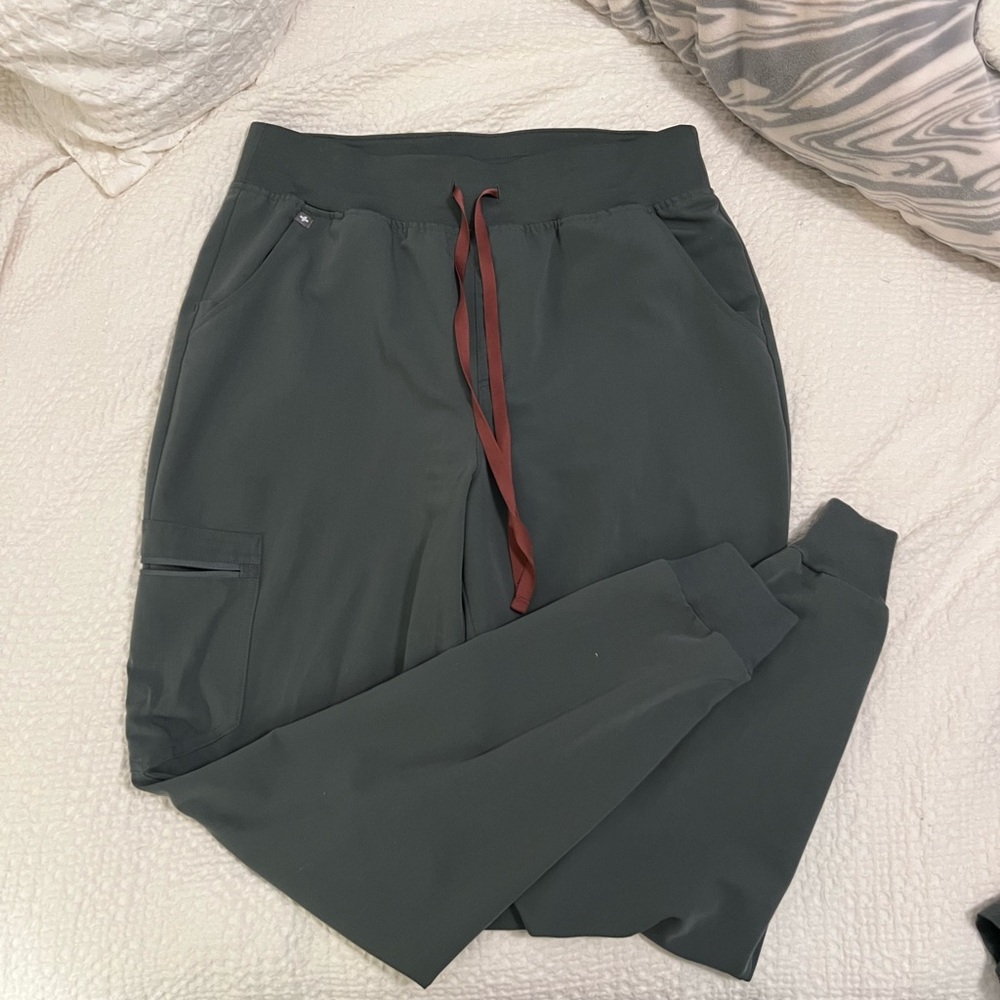 Women’s figs high waisted Zamora scrub pants limited edition Moss- tall